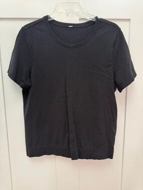 NWOT Athleta Classic Black Short Sleeve Scoop Neck Top